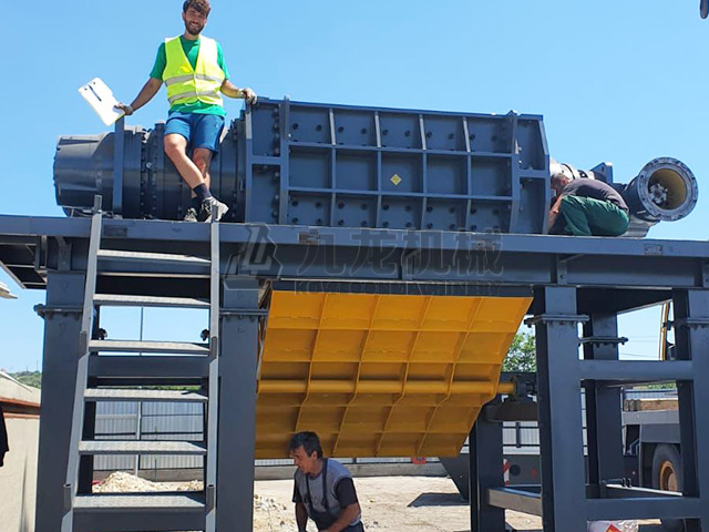 金屬撕碎機(jī) 金屬撕碎機(jī)